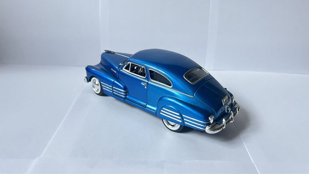 Масштабная модель авто Chevy Aerosedan Fleetline 1948 Motor Max 1/24