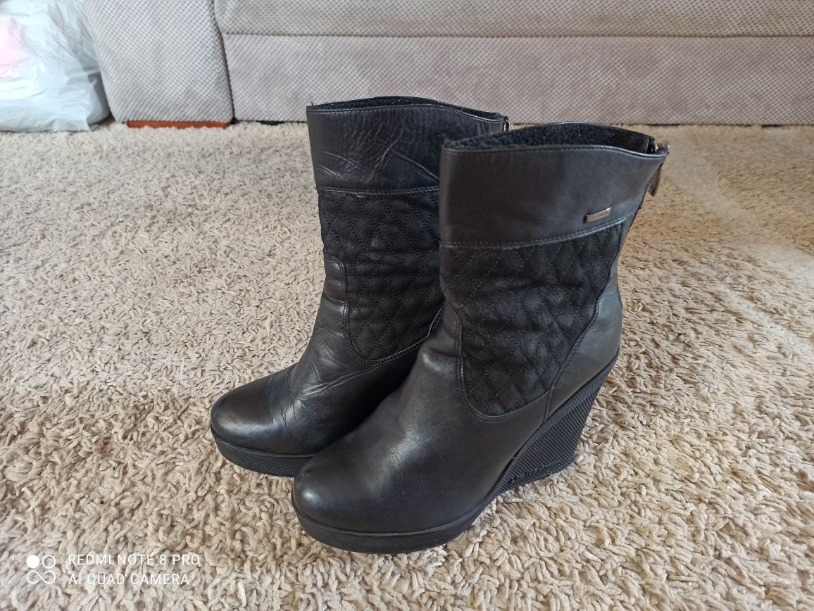 Skórzane buty botki na koturnie CCC Lasocki r 39