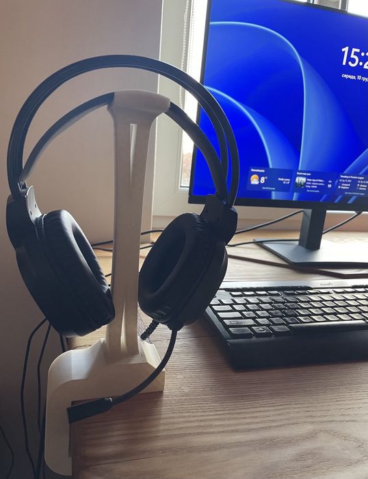 Тримач для навушників з кріпленням до столу