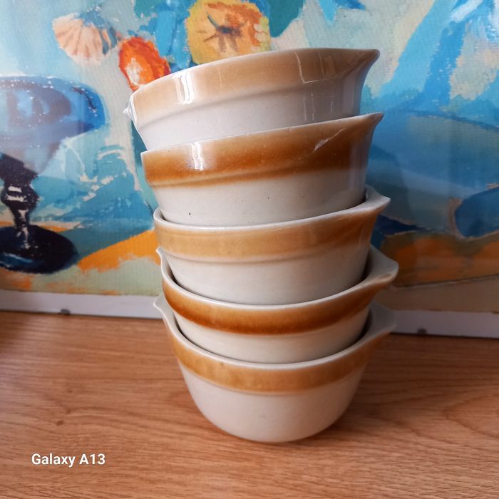 Mirostowice porcelit miseczki salaterki.  Ceramika PRL.