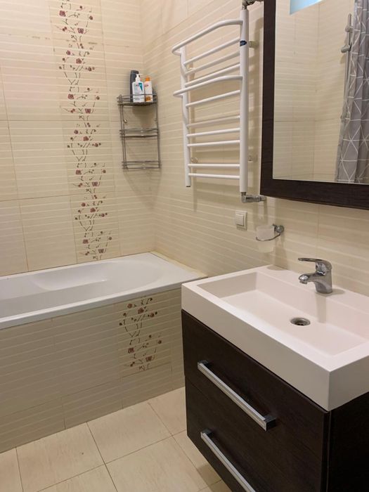 Генератор. Здається без комісії затишна, на сонячну сторону ЖК Митець