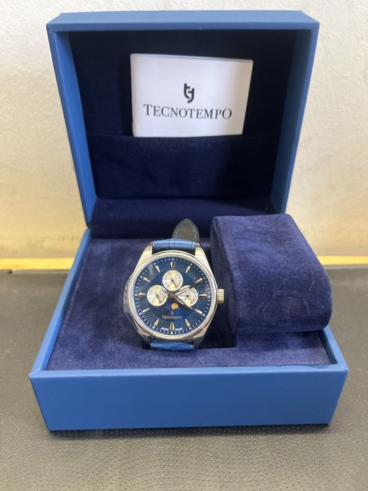 Relogio Tecnotempo novo com mez dia e semana