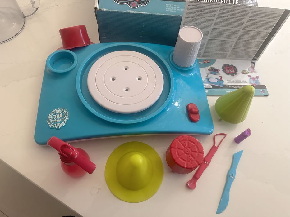 Cool maker - maszynka do lepienia z gliny