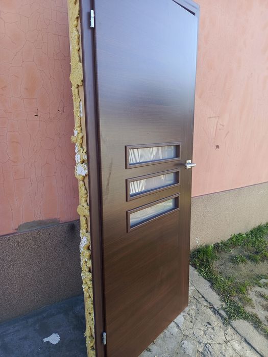 Sprzedam drzwi pokojowe i łazienkowe z ościeżnicami