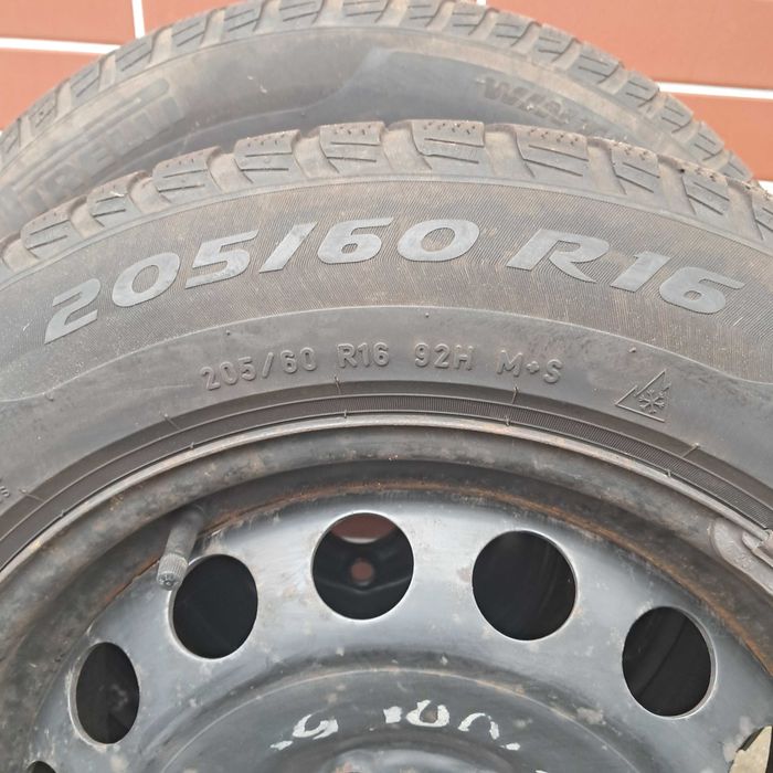 Opony zimowe 205/60 R16