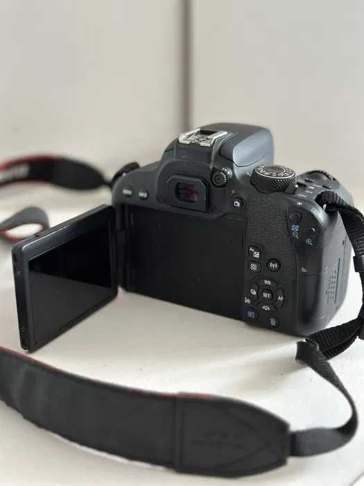 Canon 800D + 2 obiektywy