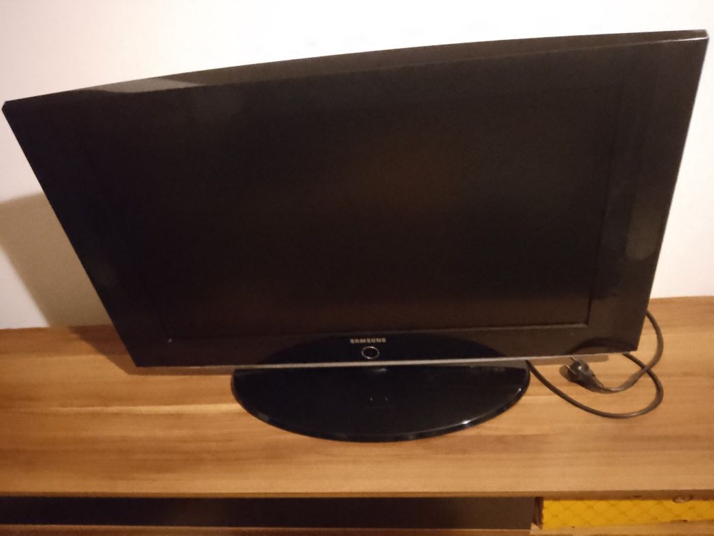 Telewizor Samsung 32 całe