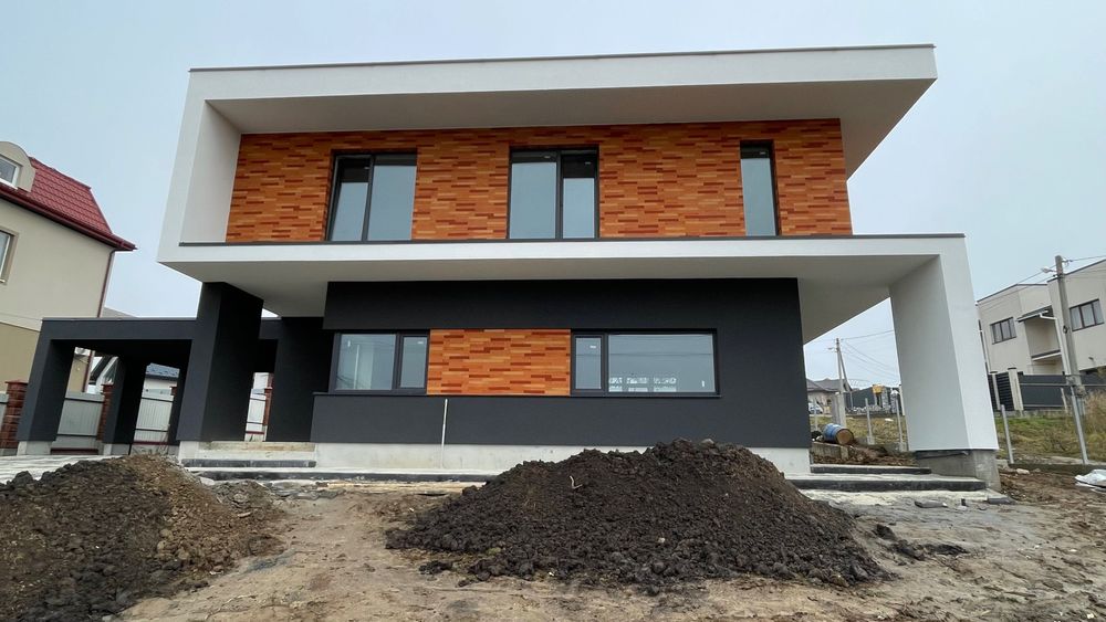 Продається сучасний будинок в с. Солонка