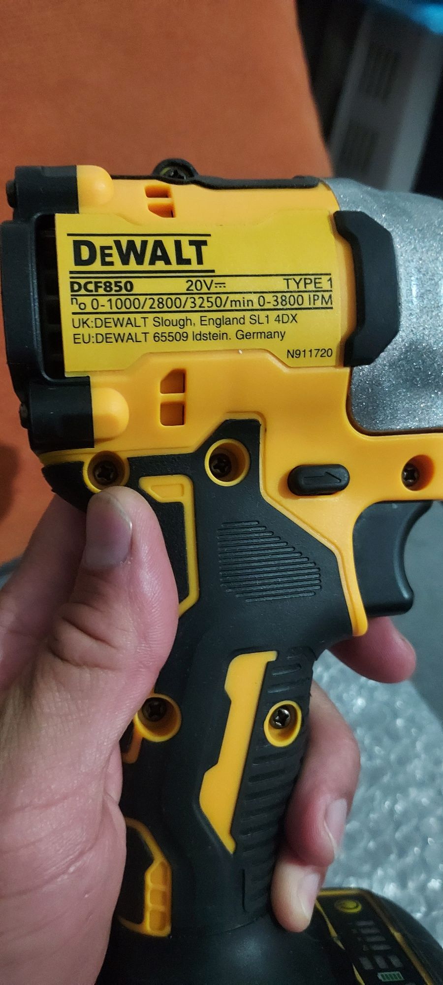 Aparafusadora DeWalt nova