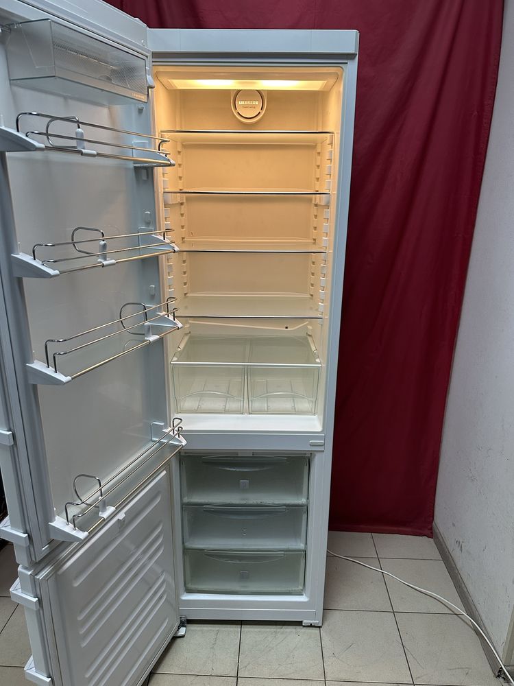 Холодильник комбинированный Liebherr