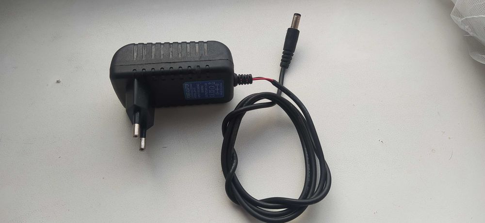 Блок живлення питания зарядка 24v 2a НЕ РАБОЧИЙ