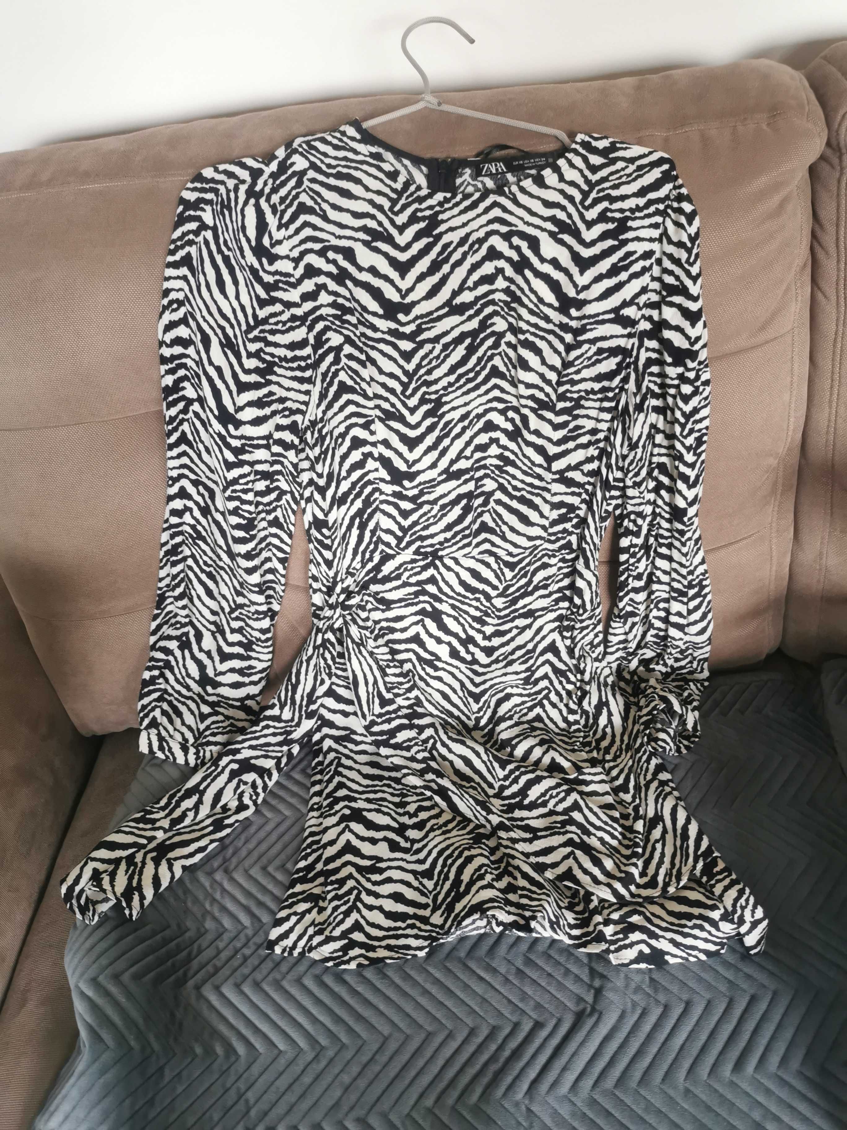 Sukienka Zebra marki Zara rozmiar XS