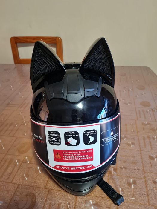Capacete com orelhas Novo