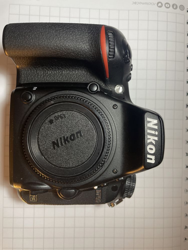 Nikon D750/ obturador novo