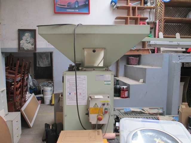 Maquina   de    escolher  rolhas  fruta  batatas  e  varias  coisas