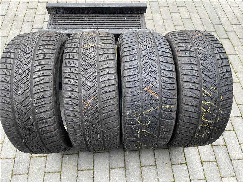 235 45 R18 Pirelli Winter SottoZero 3 98V 5-6mm