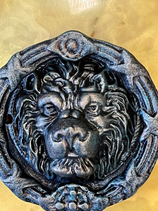 Большая чугунная ручка-стукалка «Лев».Германия