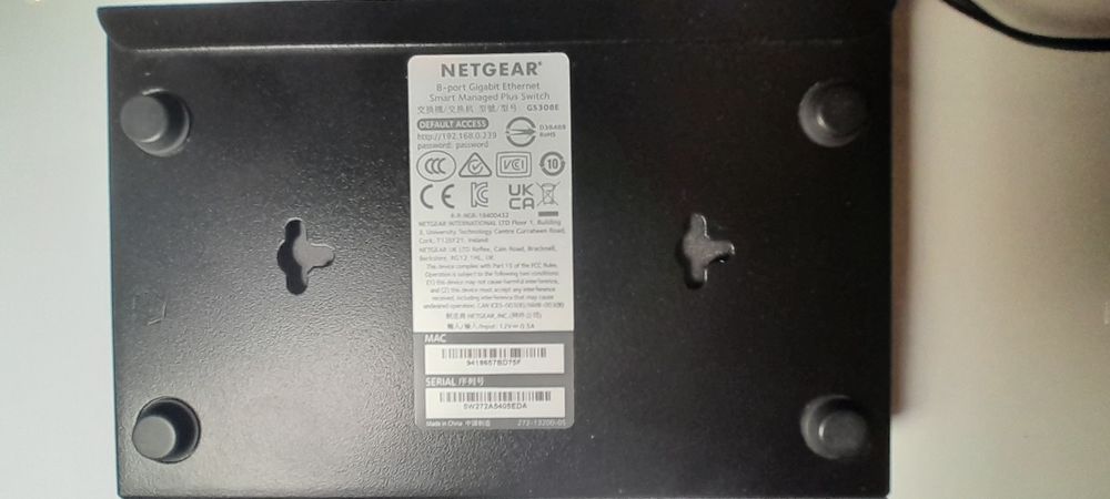 Switch de red marca Netgear