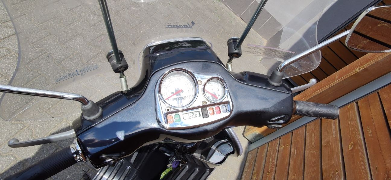 Piaggo Vespa S150ie rok 2011 rok