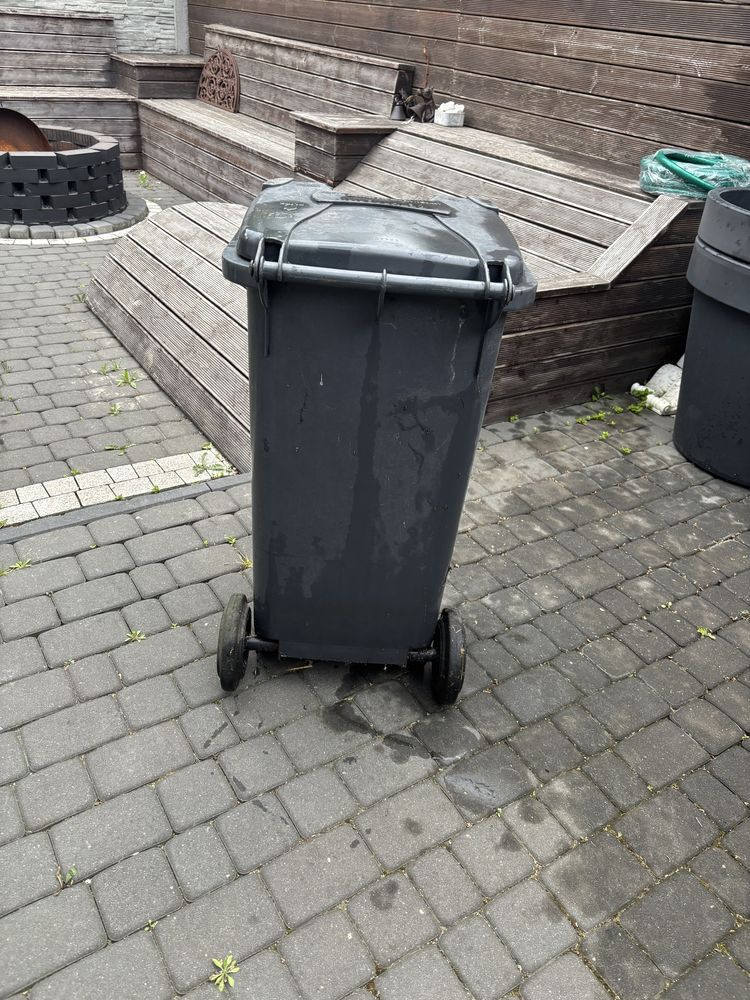 Pojemnik na śmieci