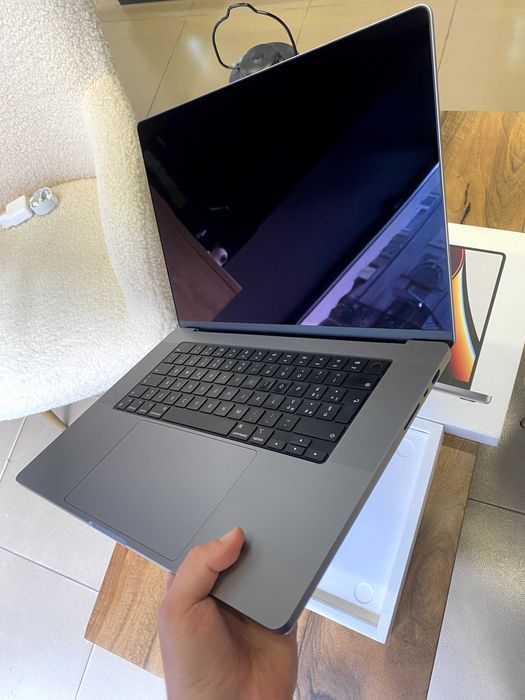 Ноутбук Apple MacBook Pro 16" M1 Pro 16GB/1TB Space Grey (MK193) 2021