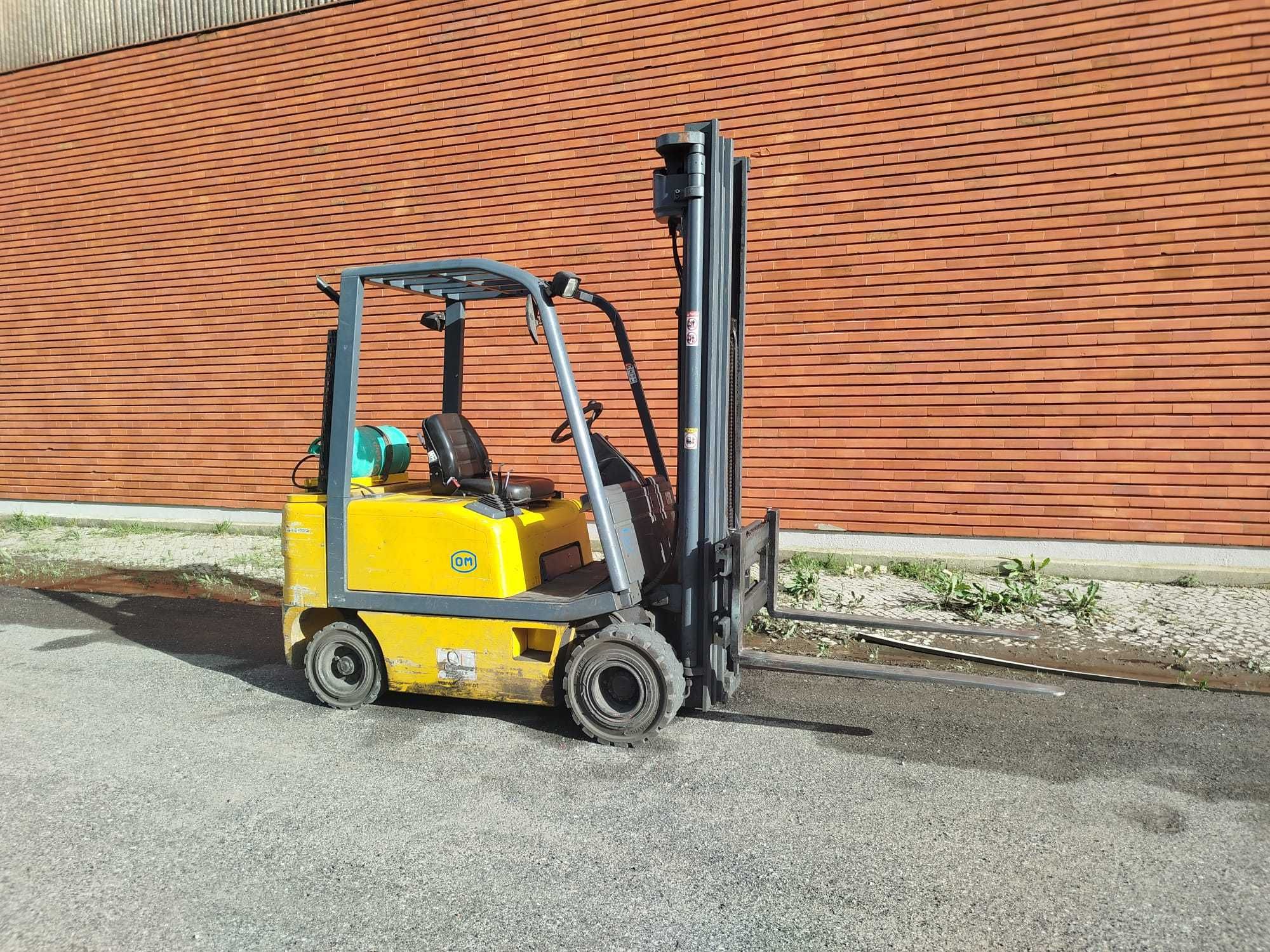EMPILHADOR FIAT OM PIMESPO - GÁS