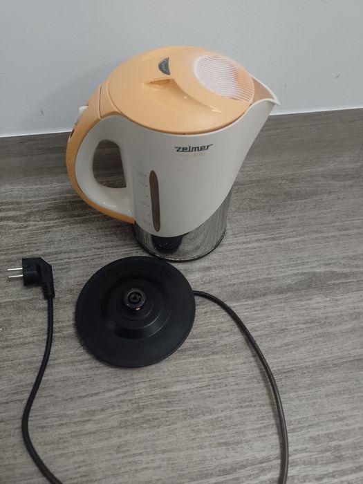 Sprzedam czajnik elektryczny firmy Zelmer 1.7 L.