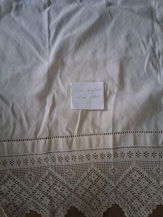 Cortinas em linho caseiroro e renda