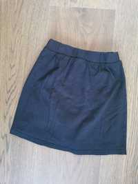 Czarna, spódniczka z legginsami, rozmiar 146 cm