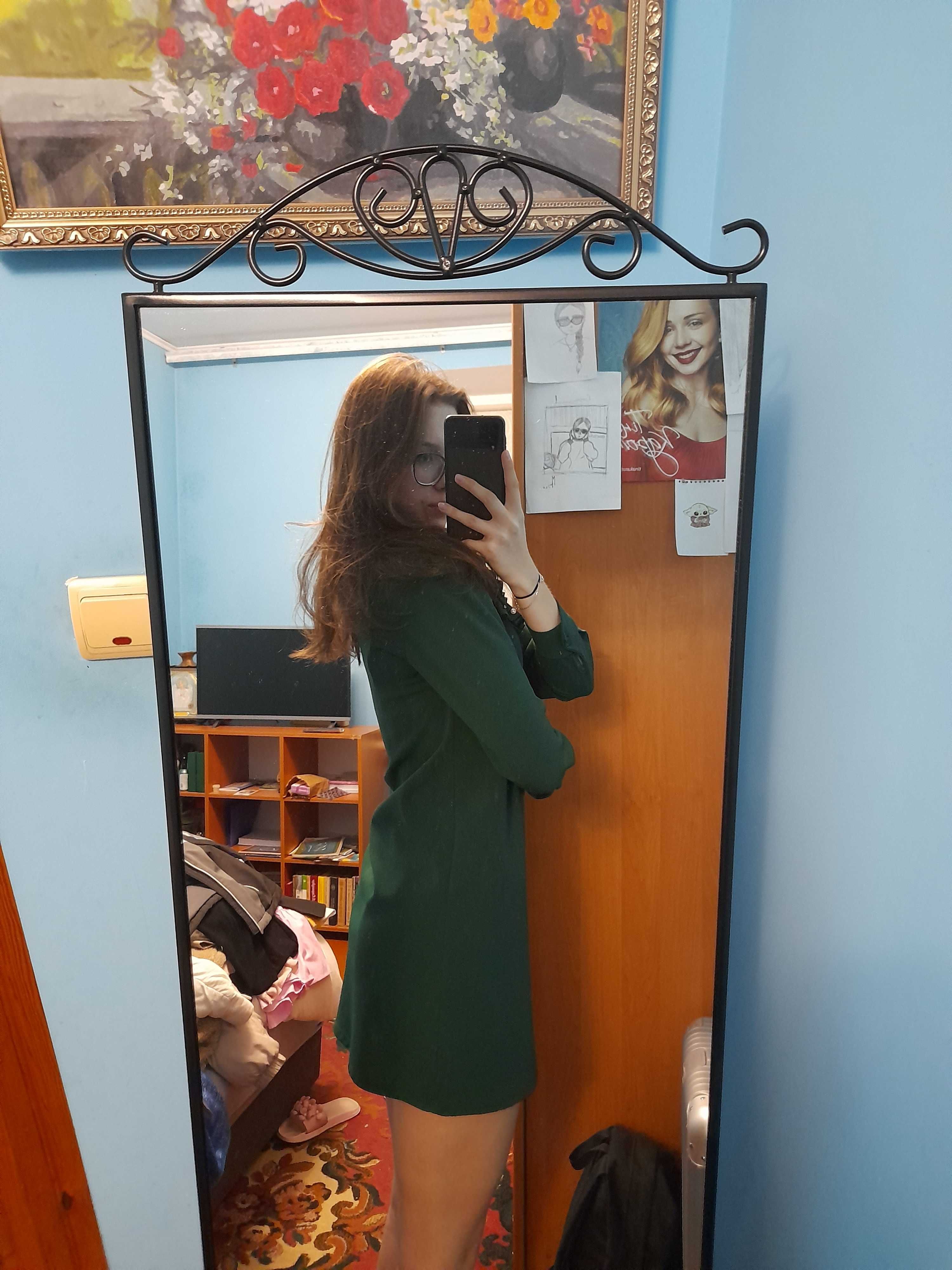 Зелена коротка сукня