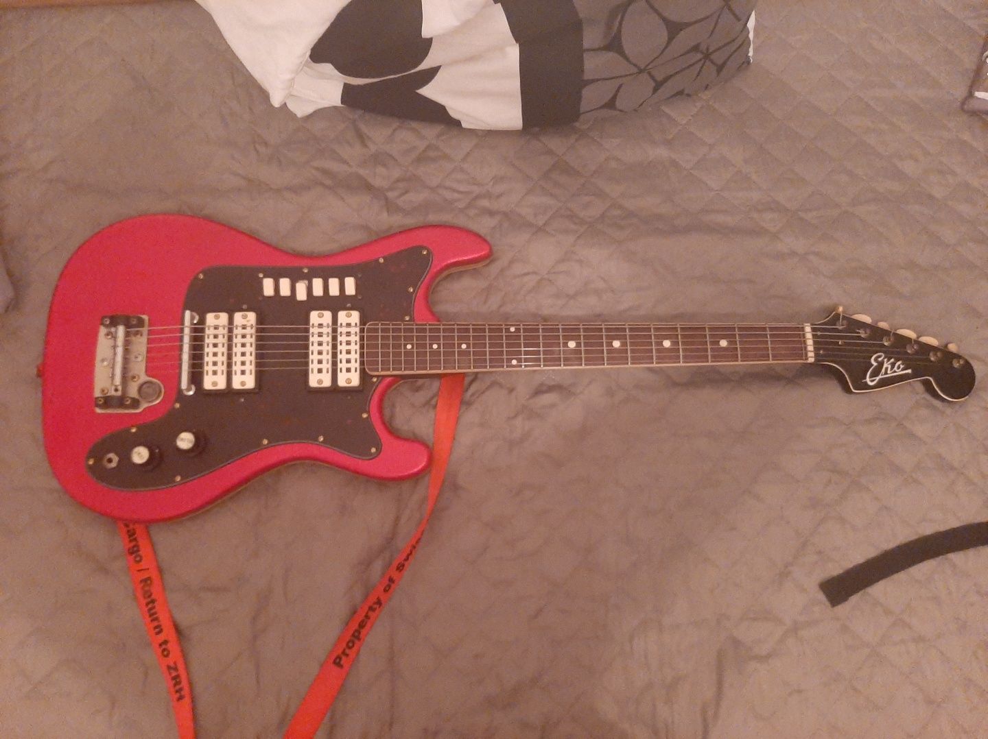 Guitarra EKO 500 V4 Red Sparkle - 1964                    Como Nova