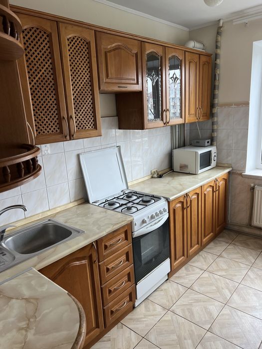 Кухонні меблі/ продається кухня повністю