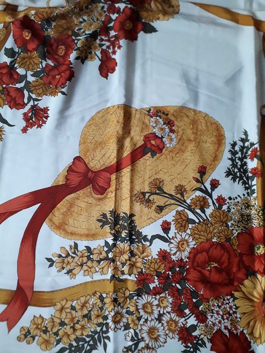 Lenço de Seda Estampado GUCCI