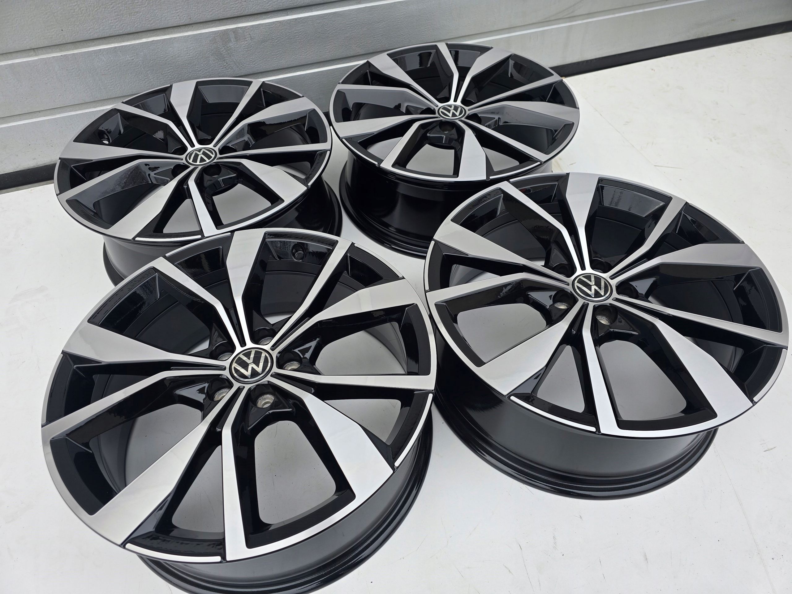 VW t-cross Taigo Polo Gti Misano 18'' 5X100 ET39 Nowe 4X