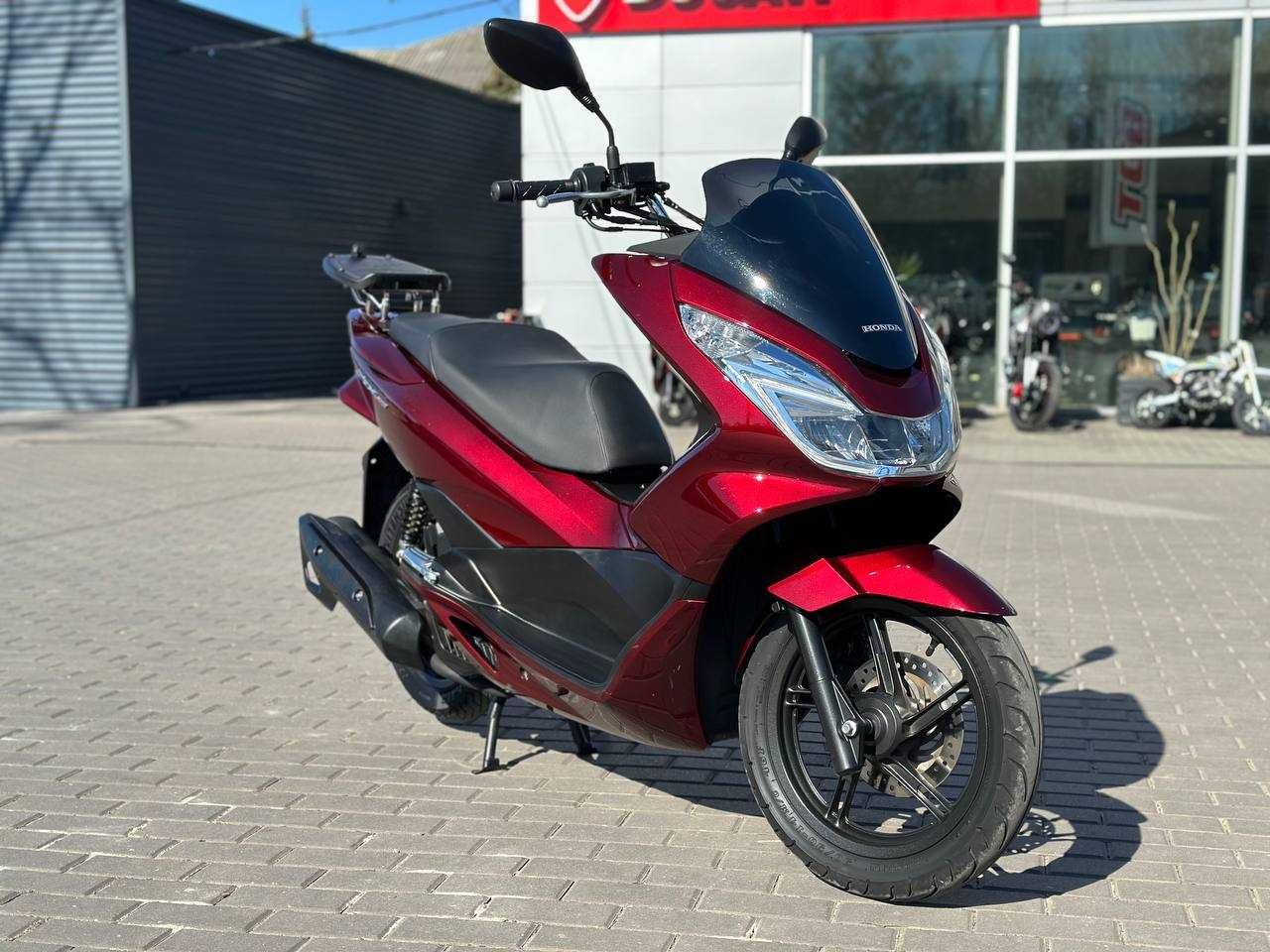 Японський Скутер Honda PCX 150 KF18 в Арт мото Житомир