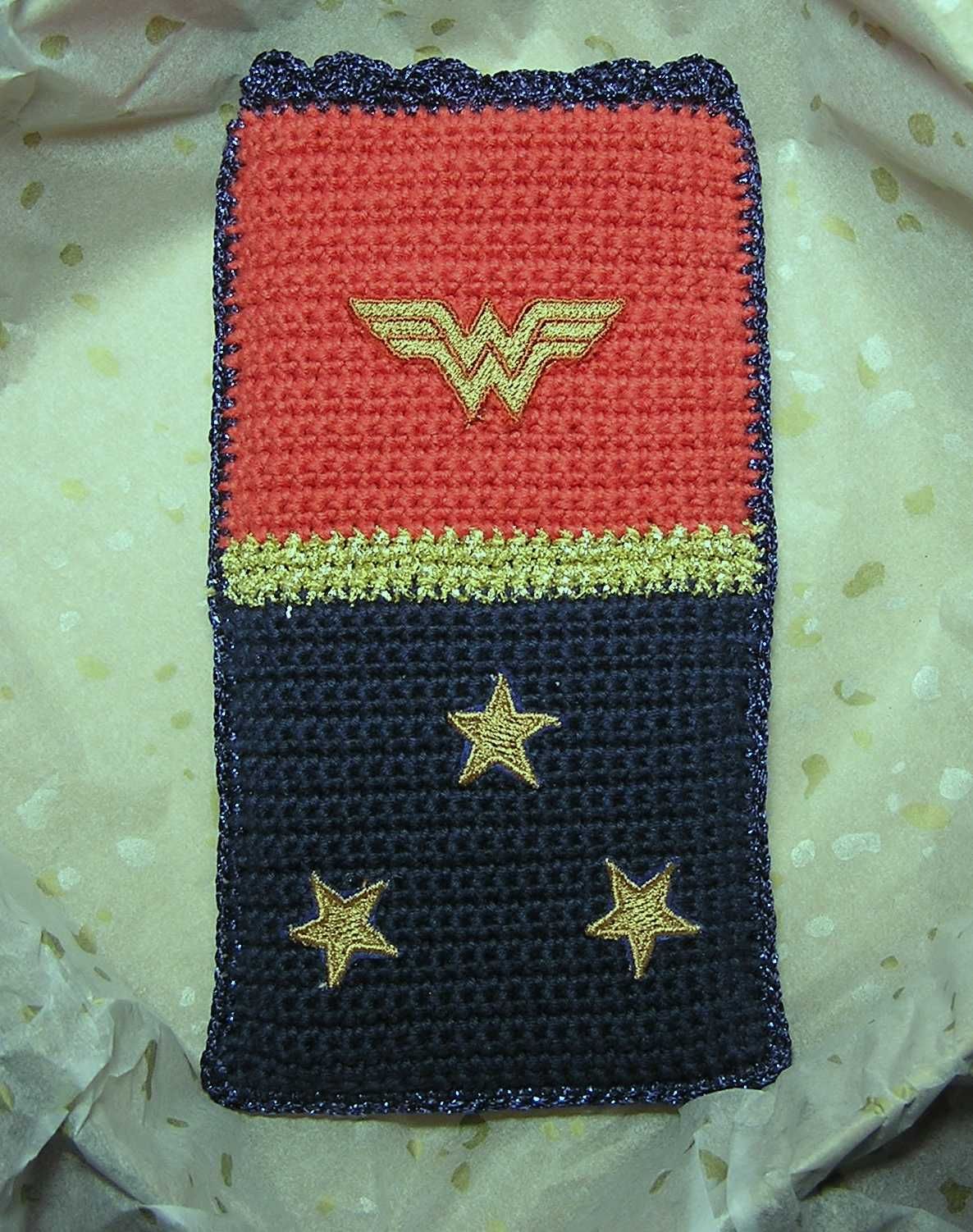 Etui na telefon na szydełku inspiracja Wonder Woman