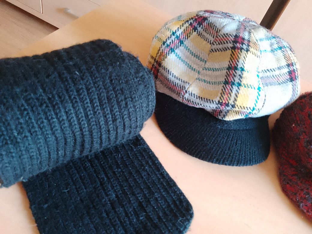 Zestaw - kaszkiet+ szalik.I szalik+ chusta gratis.