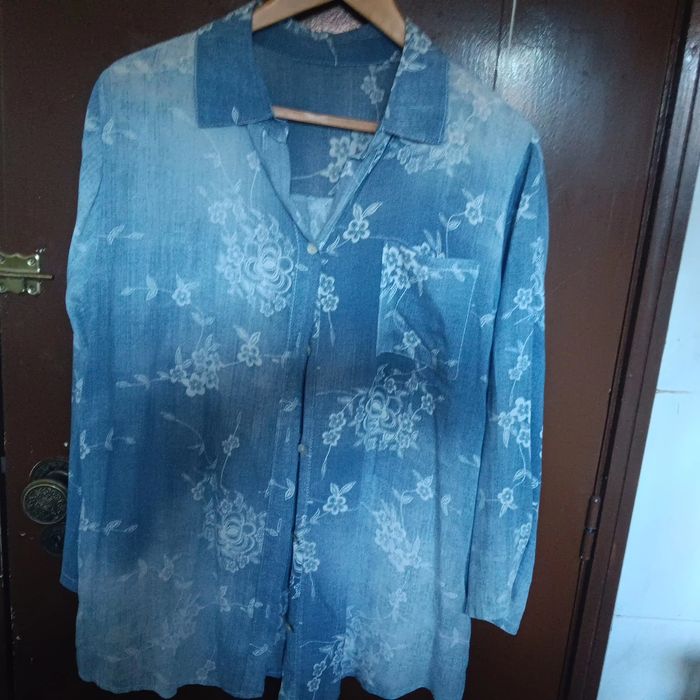 Vendo blusas de manga comprida e camisolas de manga curta para senhora