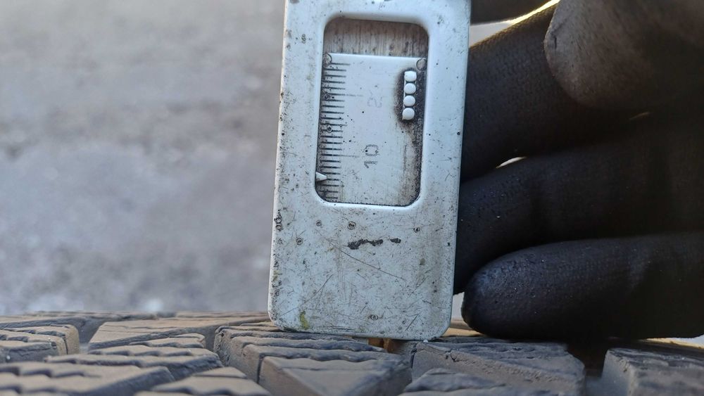 Bridgestone Blizzak LM005 235/45 R18 98V 2021r