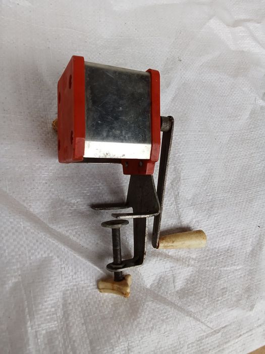 Ручная мельница, млинок