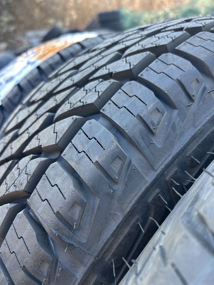 Шини А/Т  235/75r15