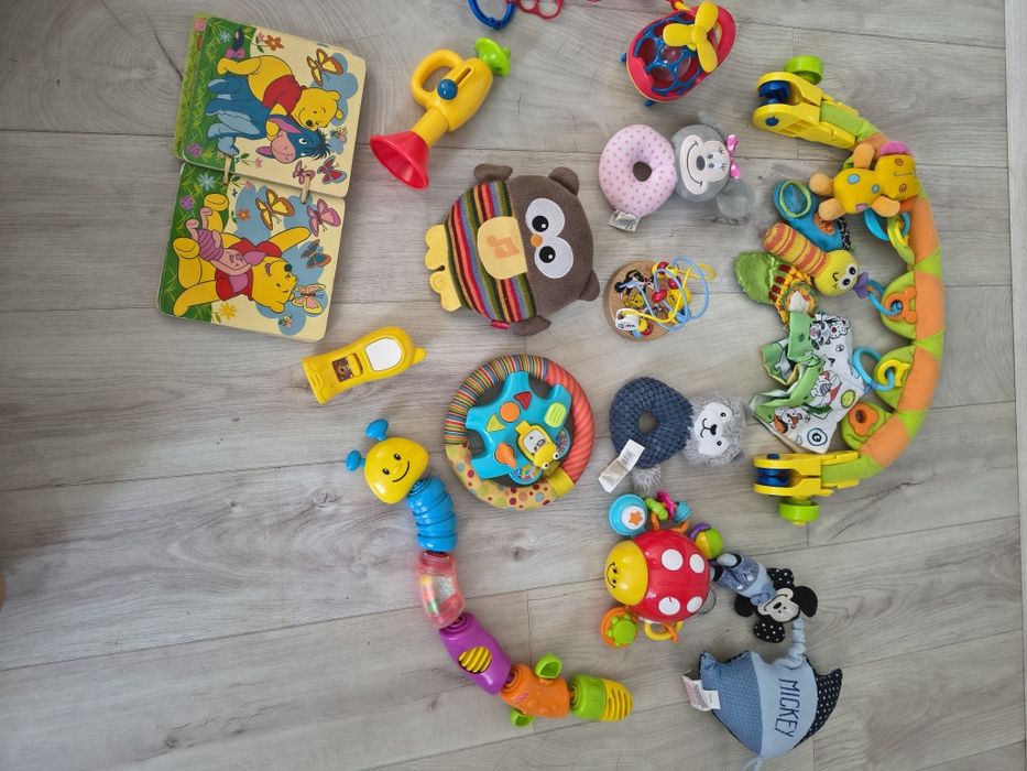 Zestaw grzechotek , zawieszka do wózka , szumis sowa , sensoryczna sto