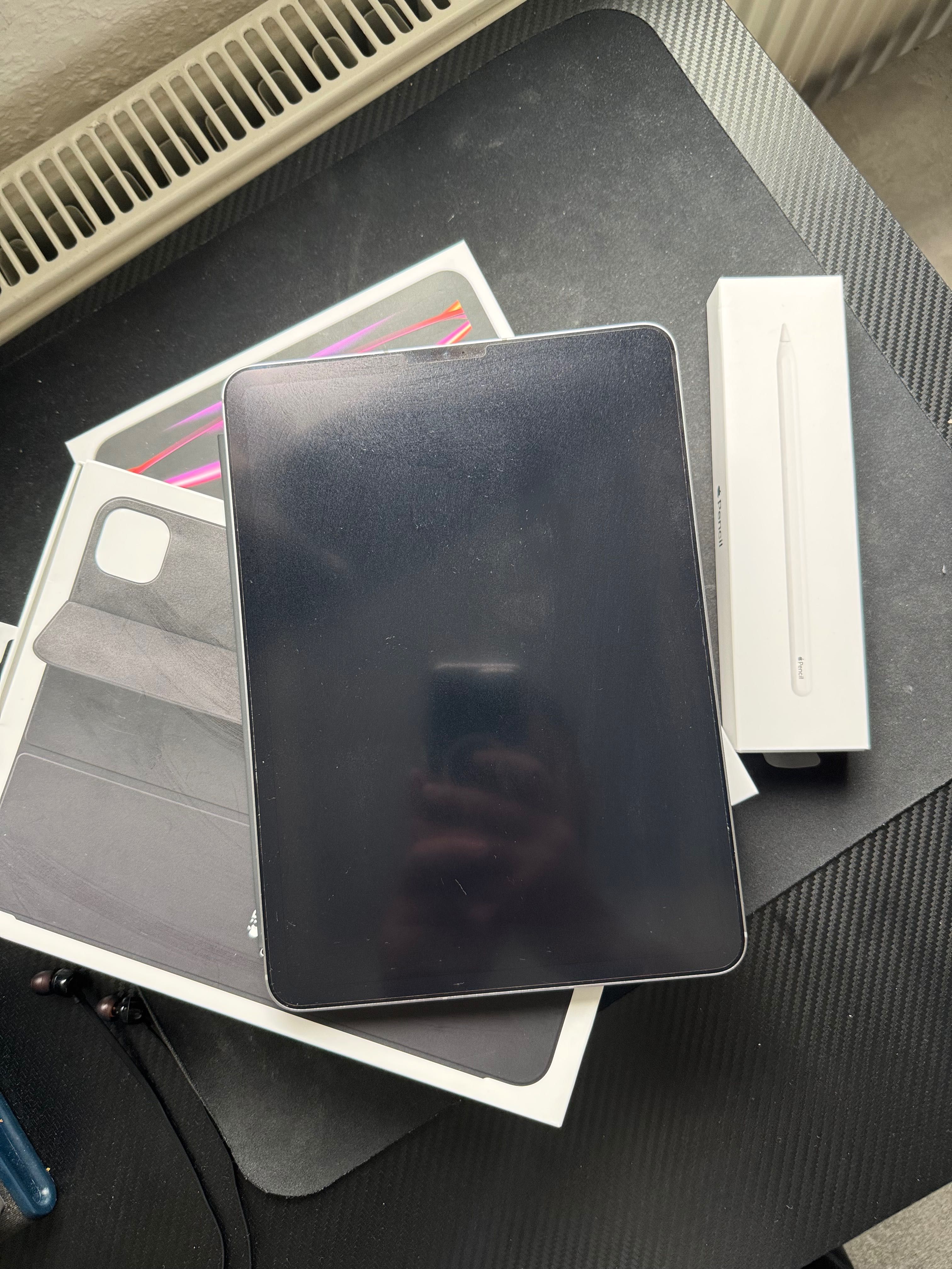 iPad Pro 11” (M2, 256 GB, Wi-Fi + eSIM) odbiór osobisty