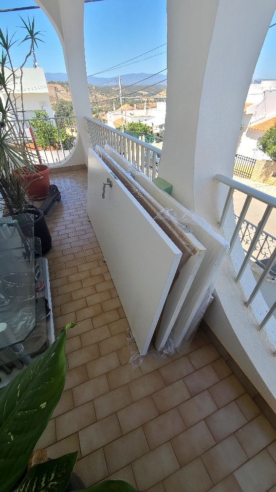 Portas brancas novas