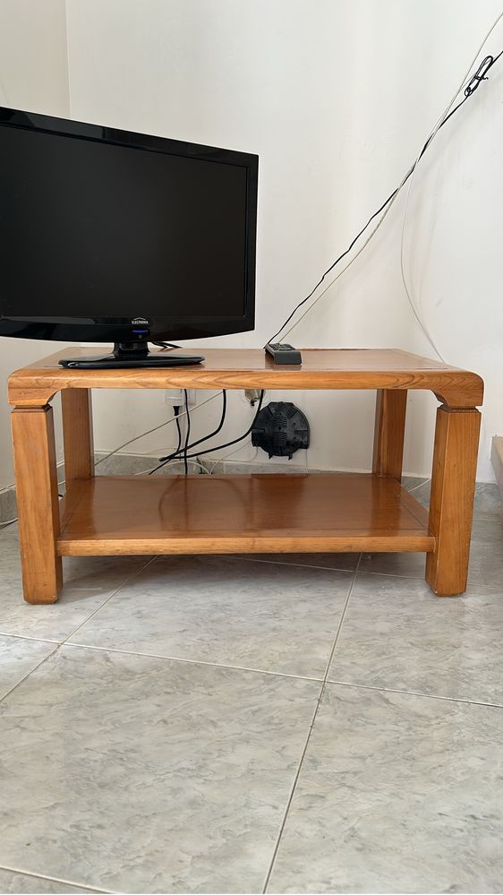 Mesa de apoio de madeira
