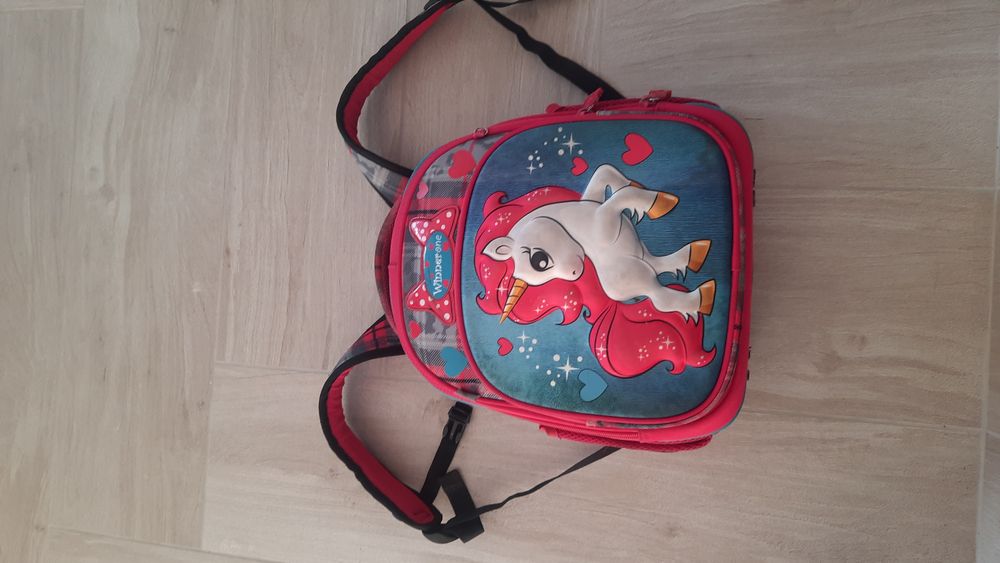 Продам шкільний рюкзак