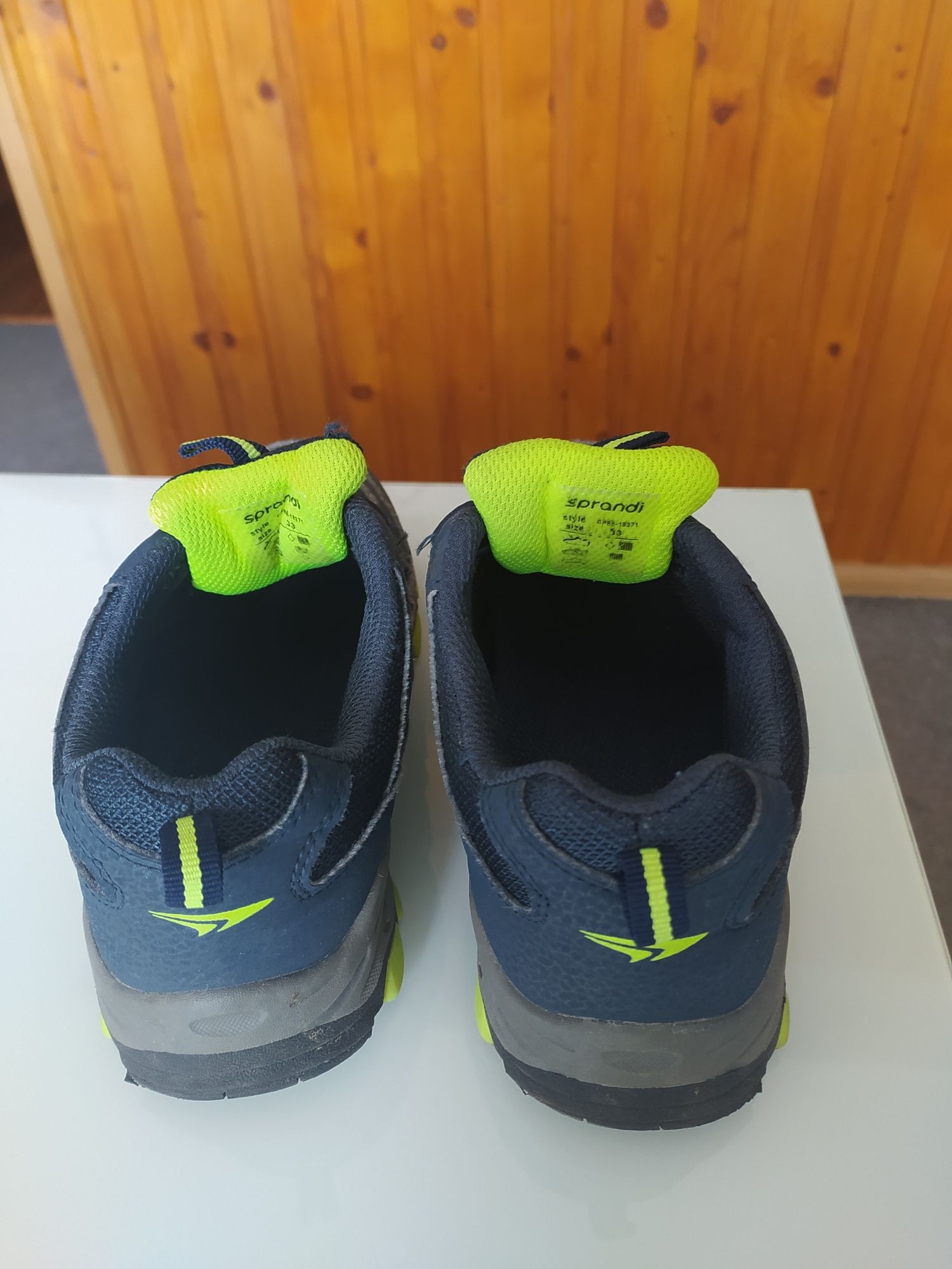 Buty rozmiar 33 CCC gratis 7 transformerów