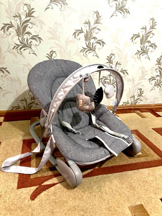 Шезлонг-гойдалка Chicco Hoopla