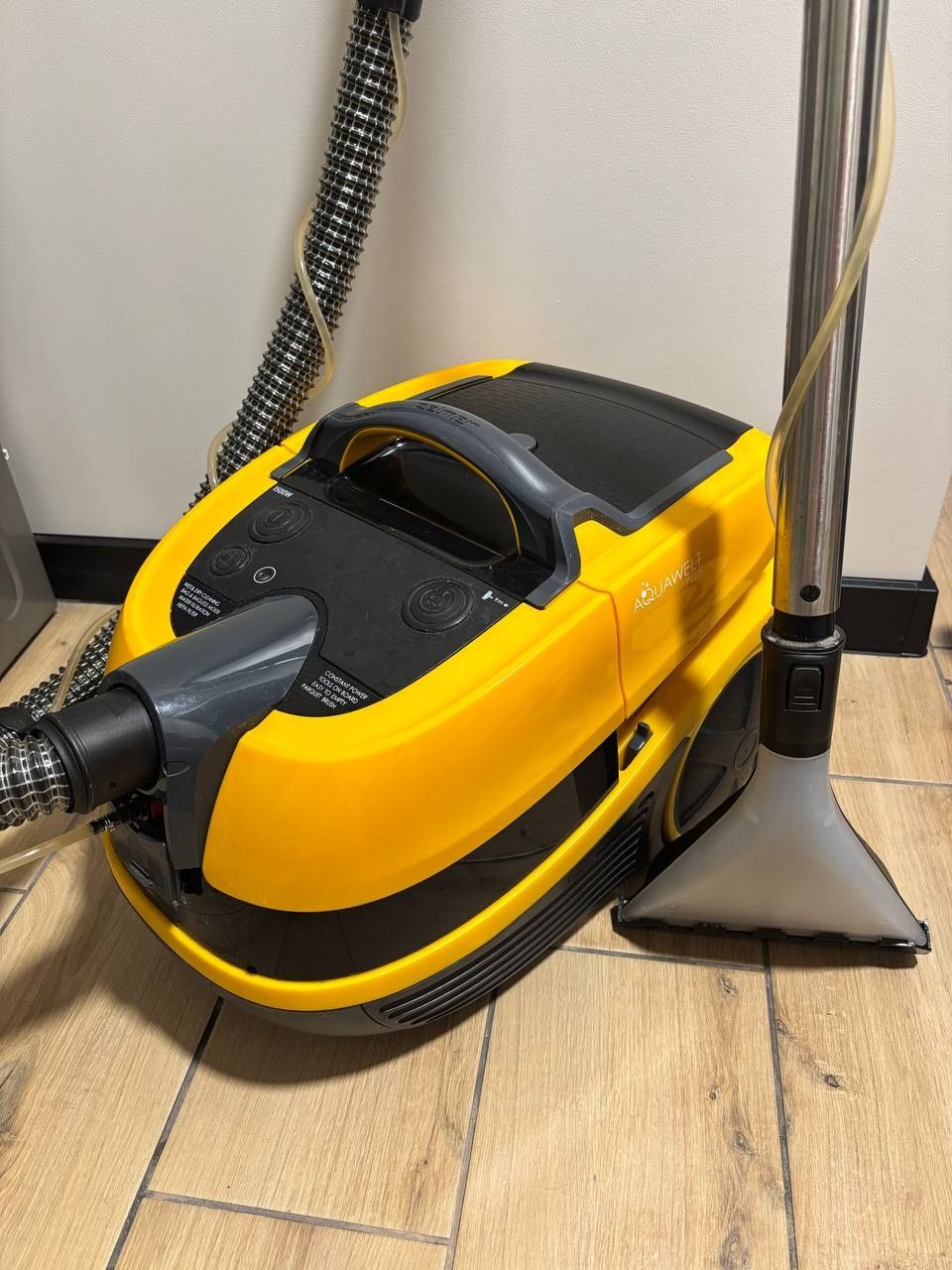 Пилосос миючий Zelmer Aquawelt Plus.