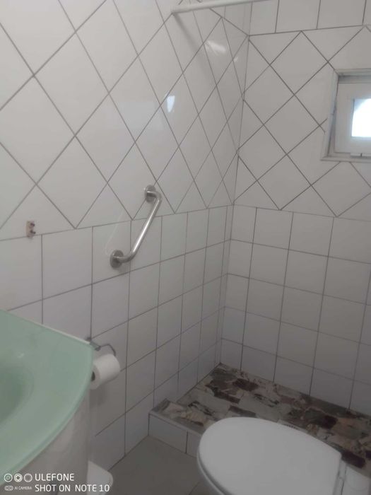 Quarto aluga-se a estudantes